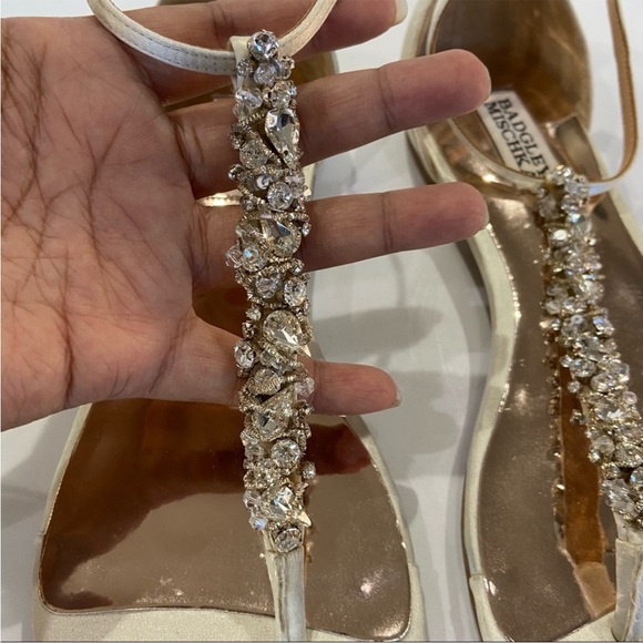 Badgley mischka rhinestone t-strap gladiator Sandals Flip Flops - Picture 2 of 10